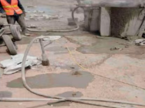 乐平水泥混凝土路面板底注浆技术 路面脱空注浆整治方案