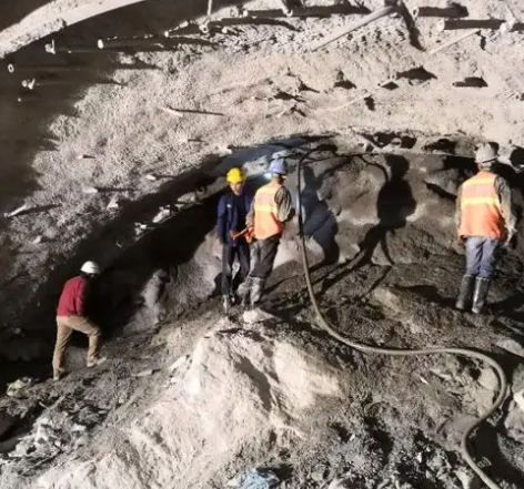 乐平拱顶带模注浆料的施工流程及注意事项